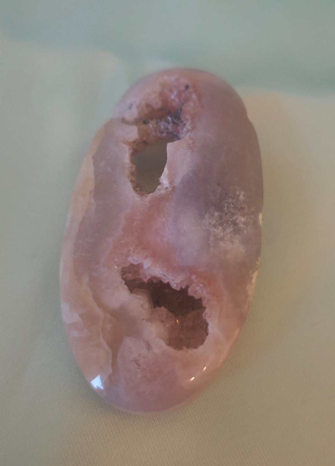 Kirschblüten Achat mit Druzy Inklusionen