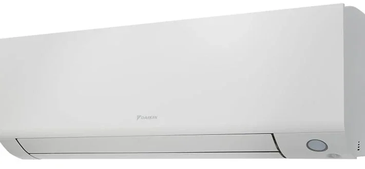 Witte wandgemonteerde PERFERA Daikin airconditioner