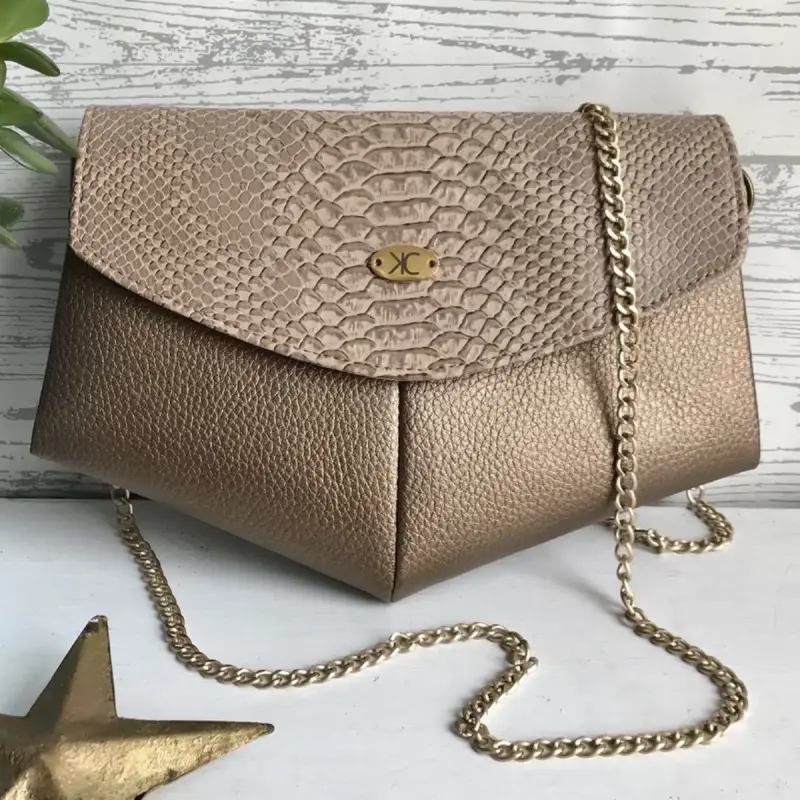 Avondtasje, feestelijk bronskleurig schoudertas met ketting, bruiloft tasje