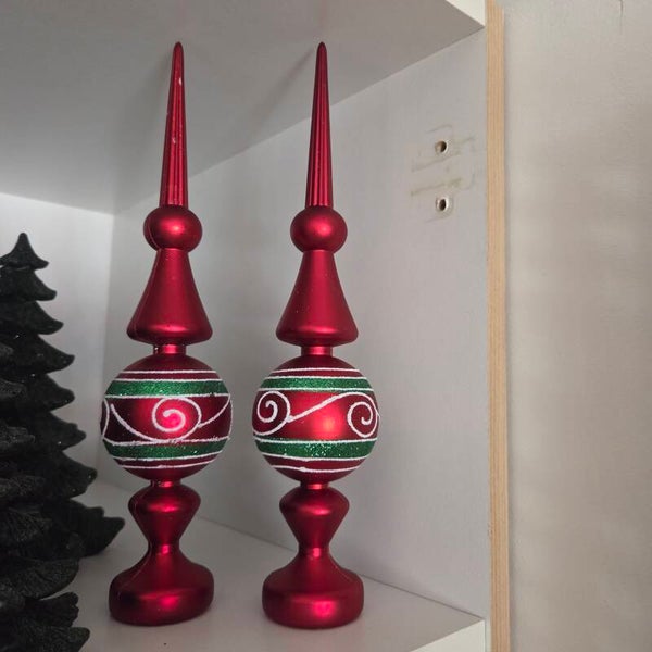Kerstpieken kunststof ornamenten rood groen 30cm hoog 5 cm breed