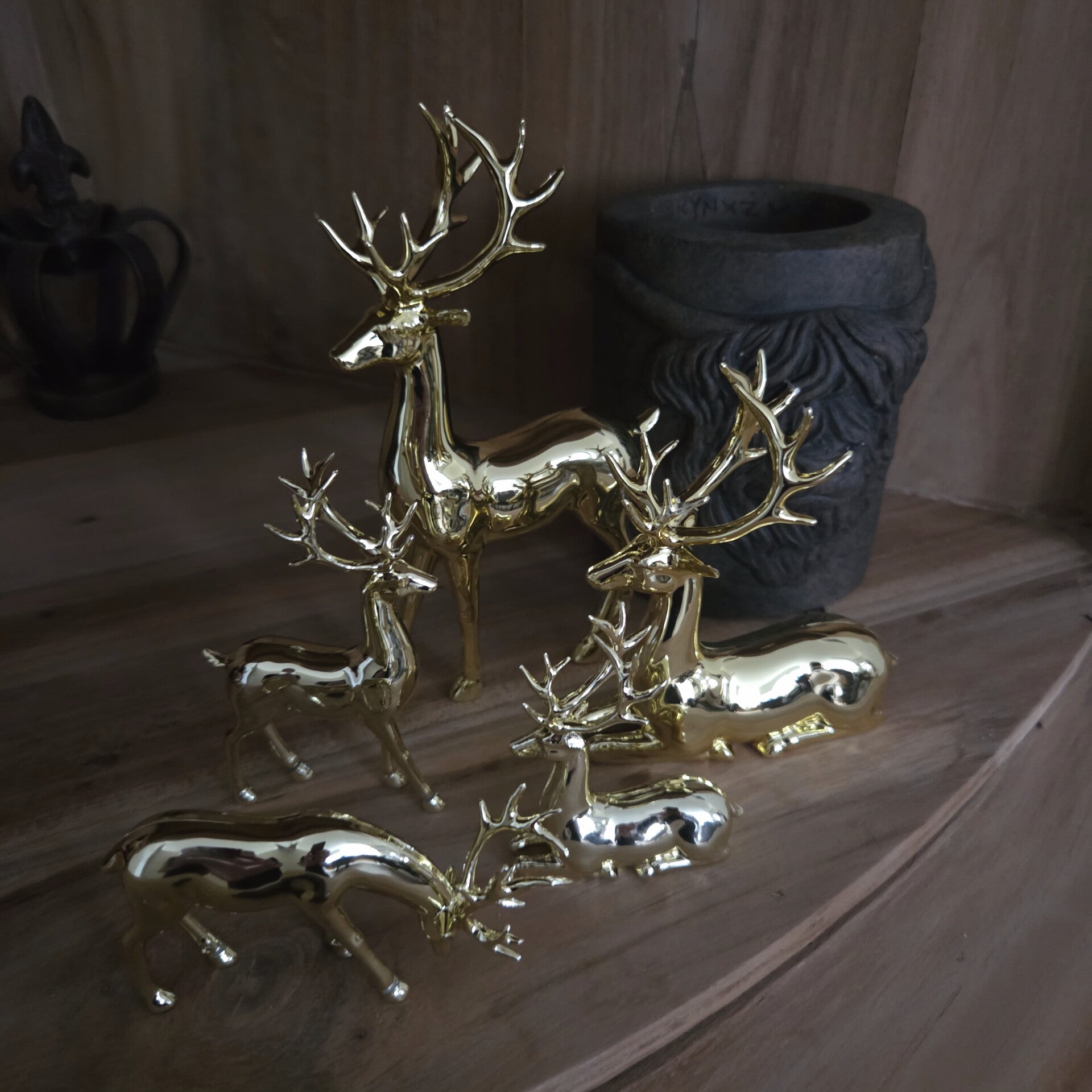 Gold kunstof hertjes set met 5 hertjes 5 8 10 13 15 cm groot maison