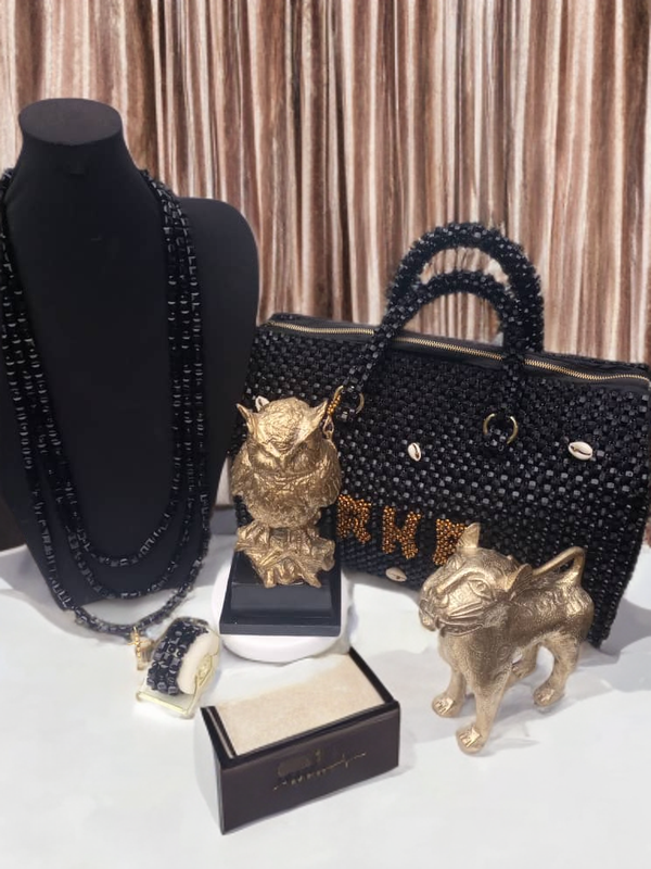 THE JACKPOT ‼️👍😍, UNBELIEVABLE BUT TRUE‼️VERY LIMITED EDITION‼️  first order, first served‼️OWL or LEOPARD BENIN BRONZE ➕️ EXOTIC BAG ➕️ ROYAL BEADS,something NEW  something FRESH something UNIQUE something ROYAL something RARE = €8000,80