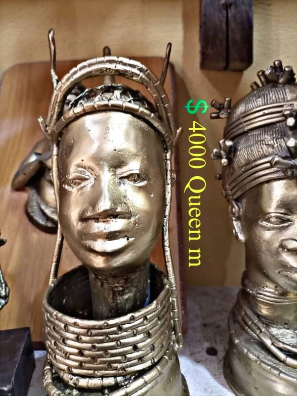 MEDIUM BRONZE BUST medium = €4000