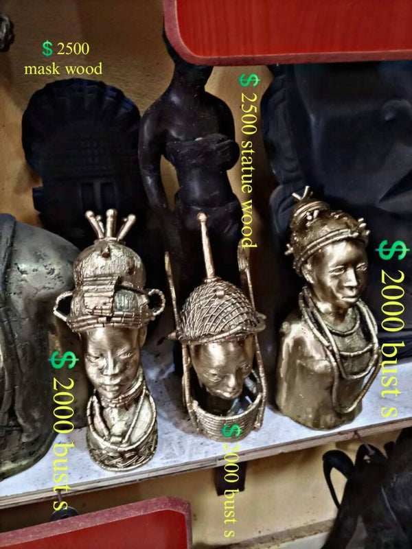 Small BRONZE BUST small = €2000