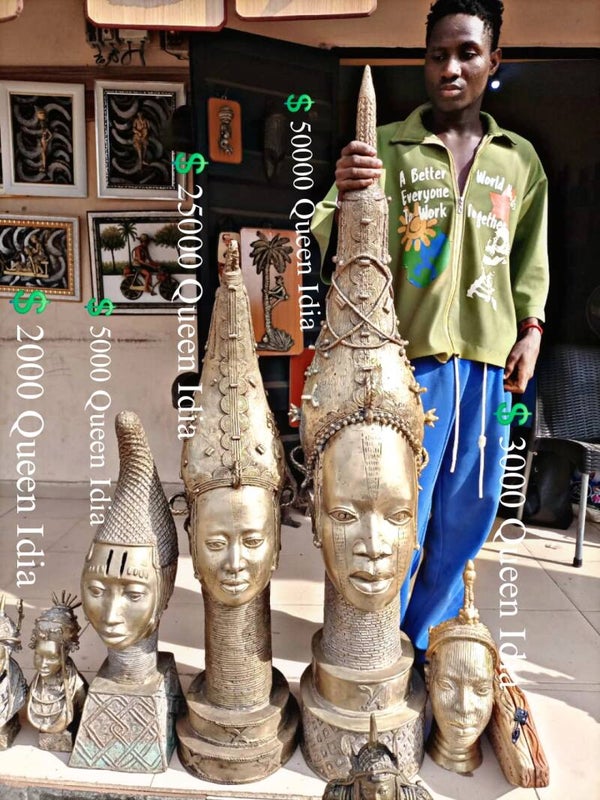 QUEEN IDIA BRONZE BUST small = €5000