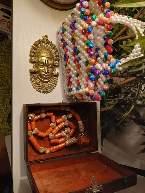 THE GIFT BOX 🎁 LIMITED EDITION, Set of Beads + Bronze + Bag All = € 500