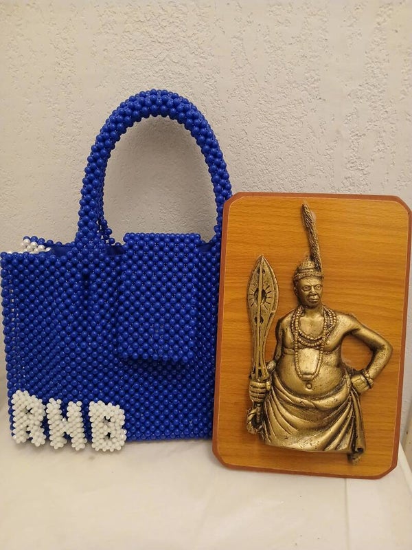 EPIC SALES‼️ NEW SALES‼️ MEGA SALES‼️  HURRY UP, NOTHING LIKE THIS ‼️  1 Benin bronze order + a free stylish bag  Edo,Benin bronze,  contemporary bronze artifacts,pure/composte artworks  very LIMITED sales editions   Shop now‼️👇 = €830, 78