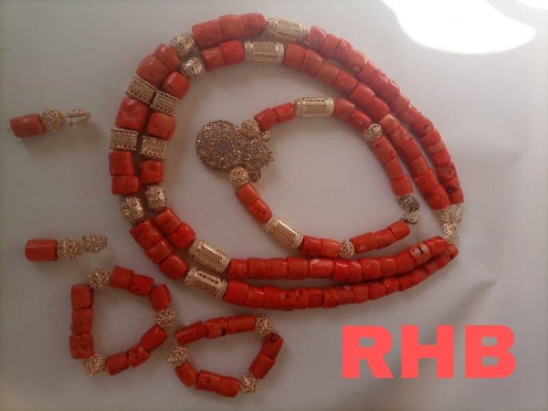 ALMOST FULL PRINCESS ROYAL BEADS without crown= €3890,99