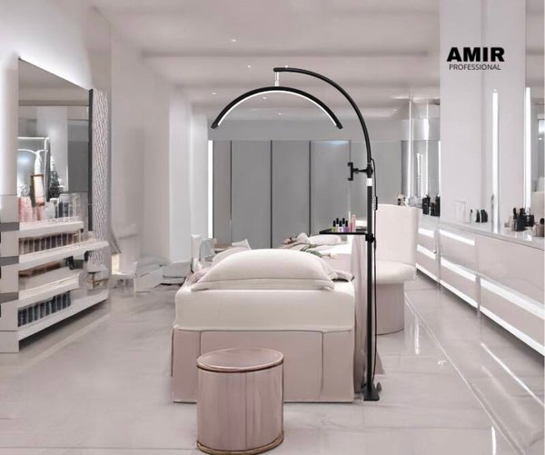 Lámpara LED Media Luna – Iluminación Perfecta para Estéticas, Maquillaje y Tatuajes