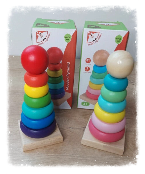 Tour emboîtable colorée en bois