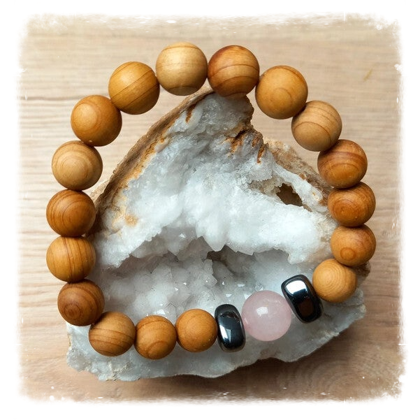 Bracelet de Chakra Coeur en Cèdre avec Quartz Rose