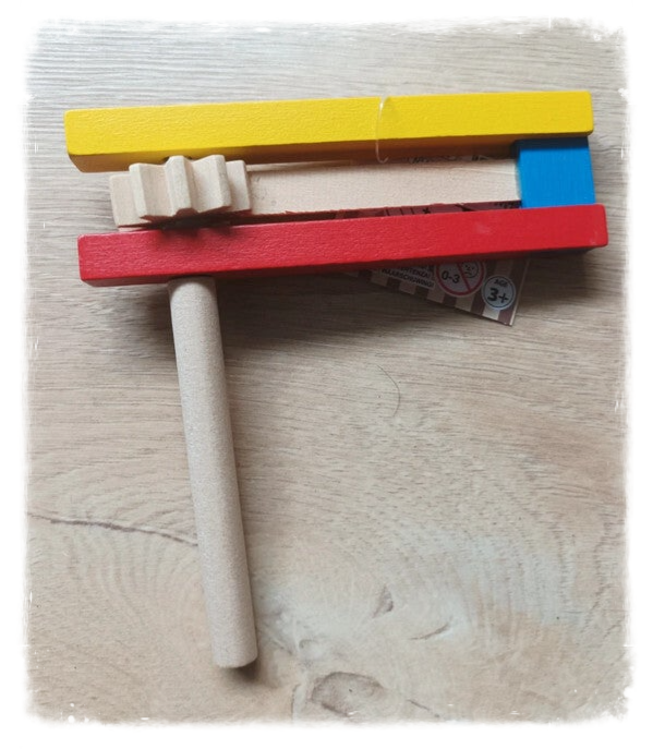 Crécelle en bois