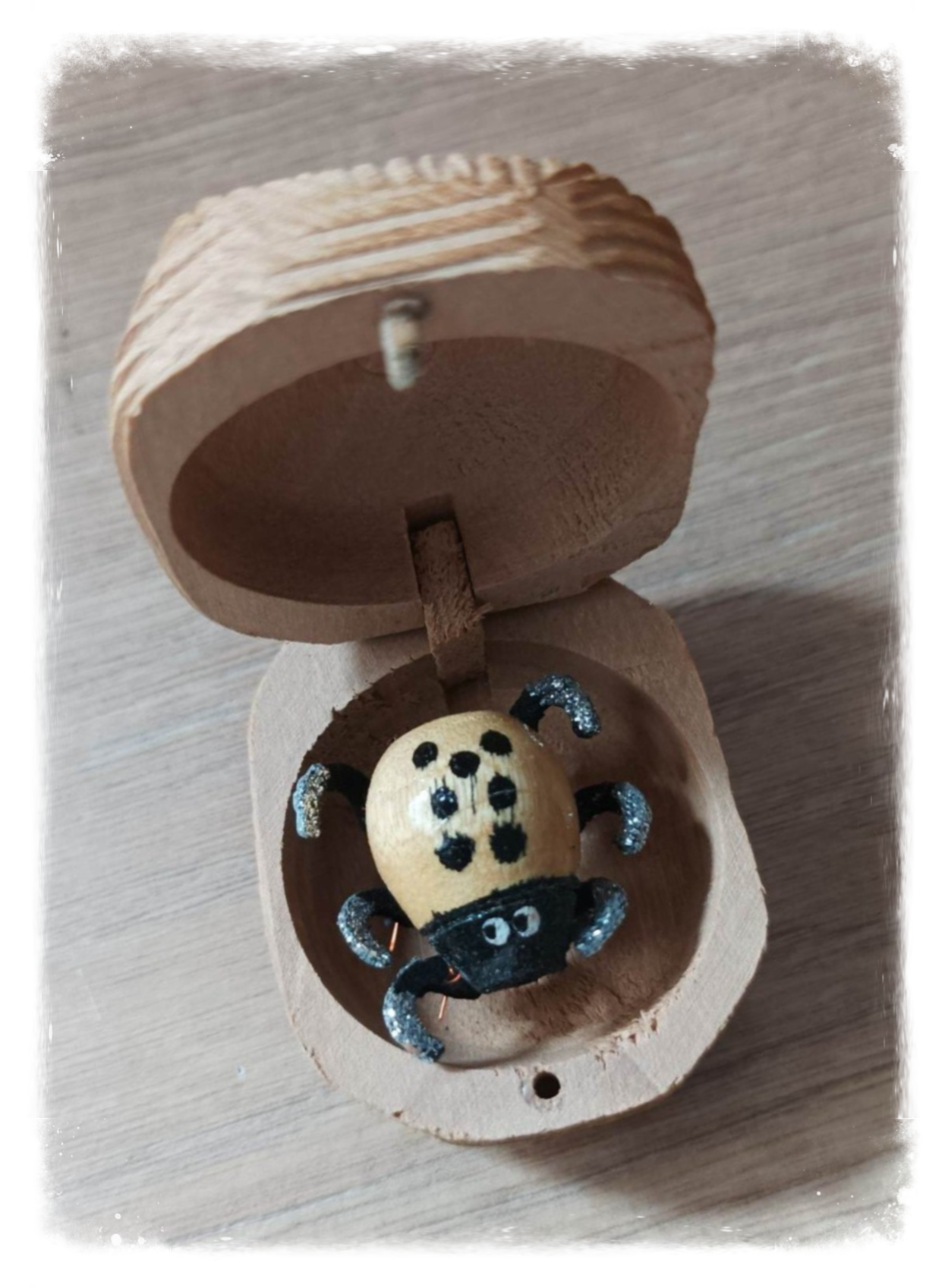 Boîte à chagrin coccinelle - Beige