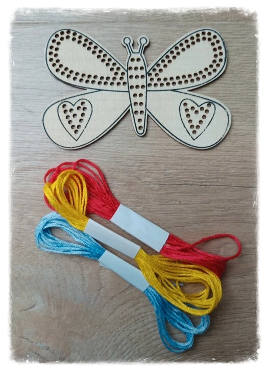 Jeu bois broderie - Papillon