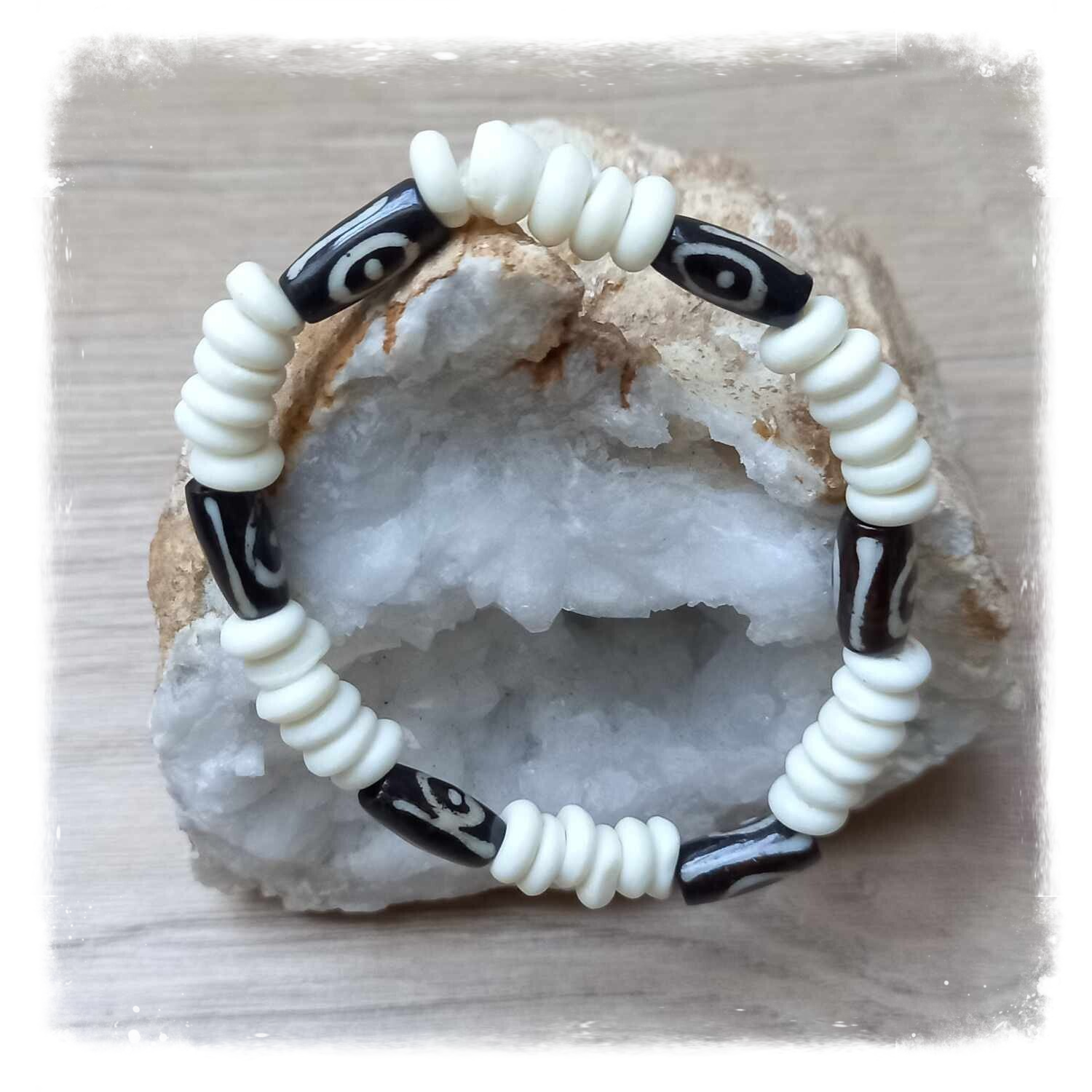 Bracelet élastique perles en os