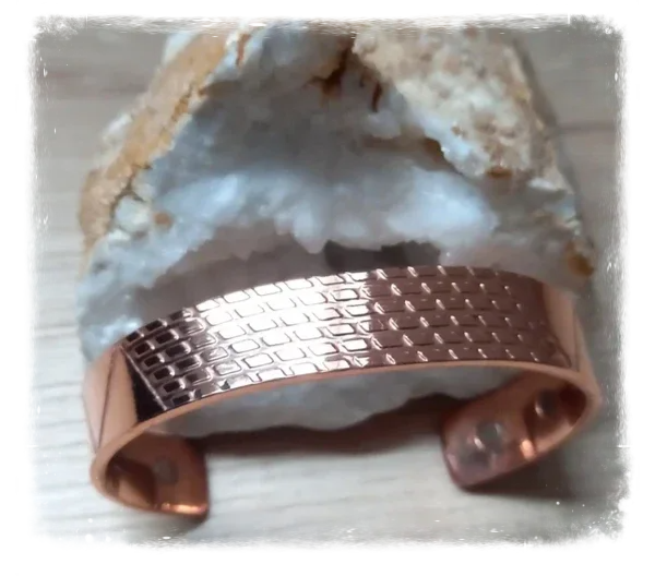 Bracelet cuivre massif et aimants motif géométrique (Ref.009)