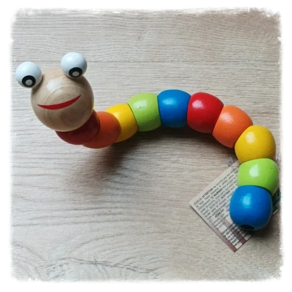 Jeu bois chenille multicolore