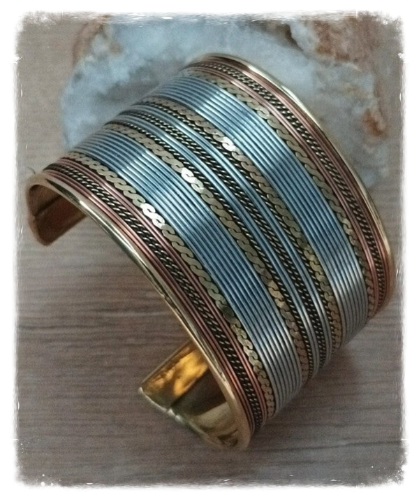 Bracelet large en métal doré