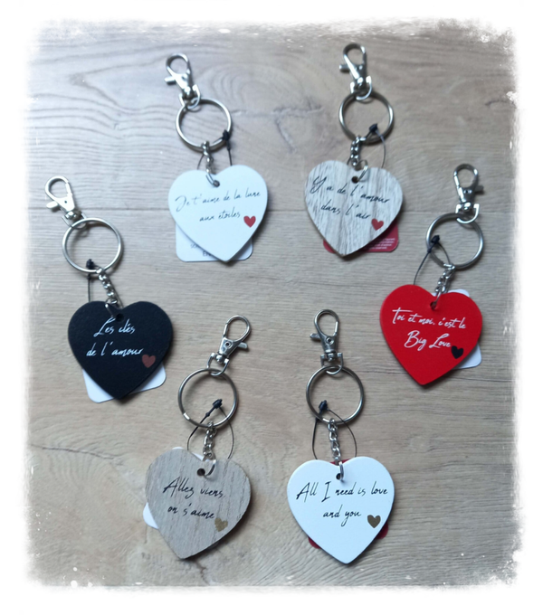 Porte-clés bois cœur mots d'amour ❤