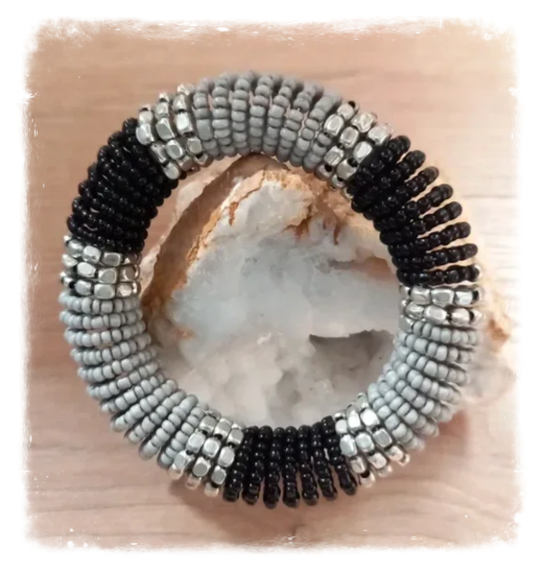 Bracelet perles de rocaille et métal extensible - Gris, noir et argenté