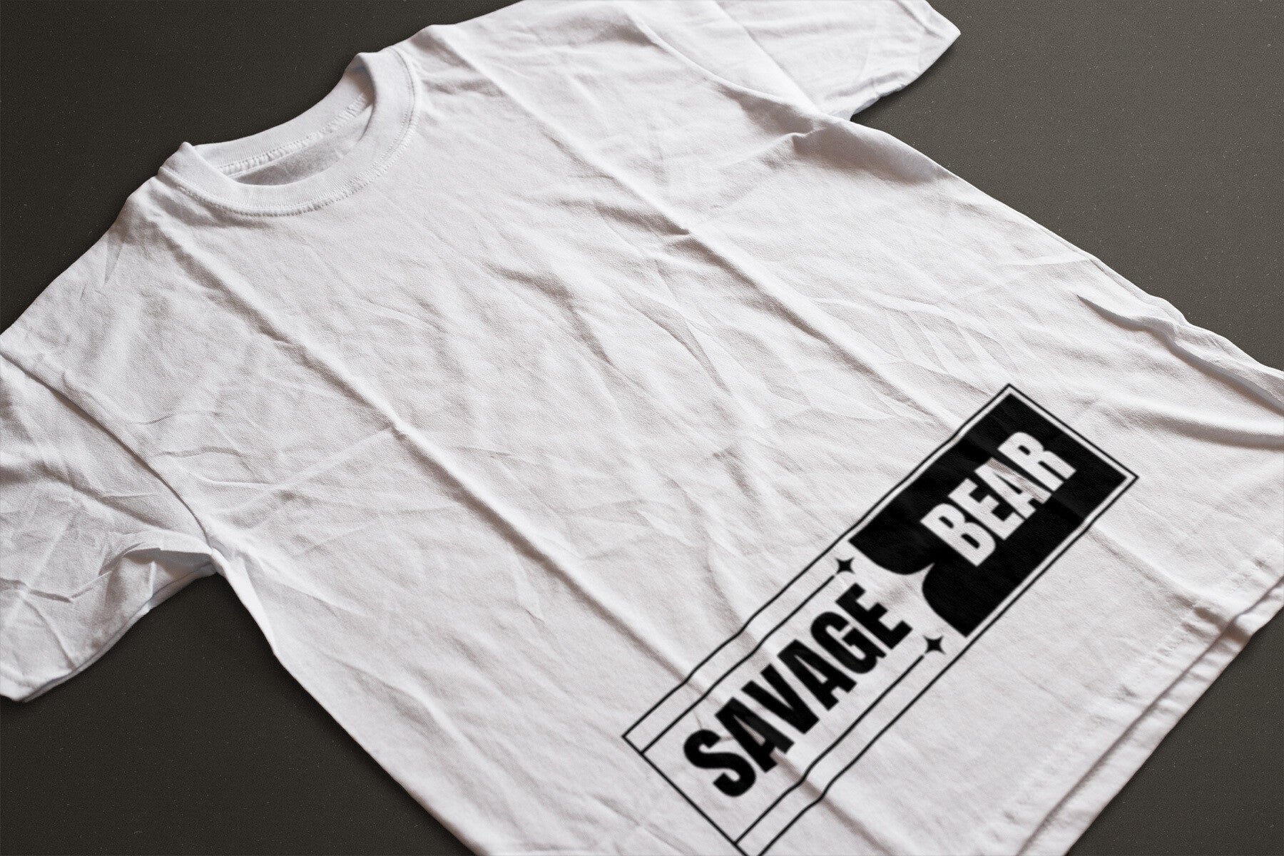 SAVAGE BEAR BOTTOM LOGO - WHITE T-SHIRT