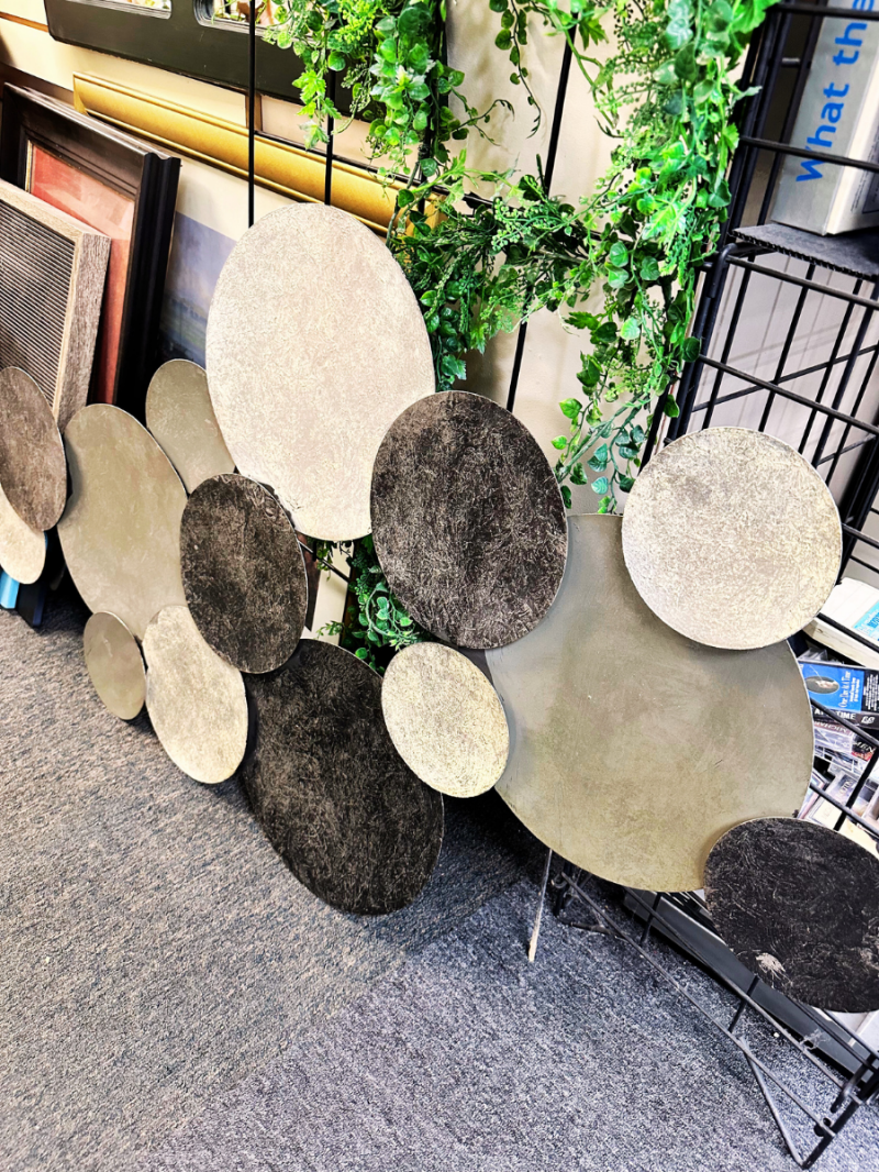 metal-circles-wall-decor-standard.png