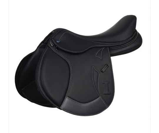 Ikonic light lined jumping saddle