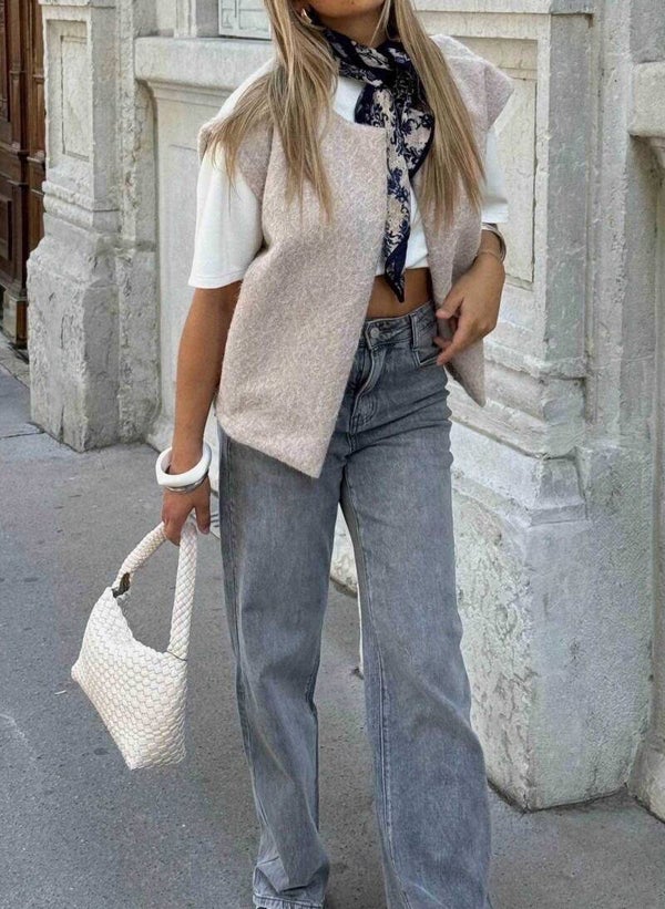 Gilet sans manches effet bouclette – Coupe droite ouverte
