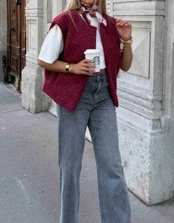 Gilet sans manches effet bouclette – Coupe droite ouverte