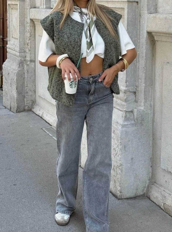 Gilet sans manches effet bouclette – Coupe droite ouverte