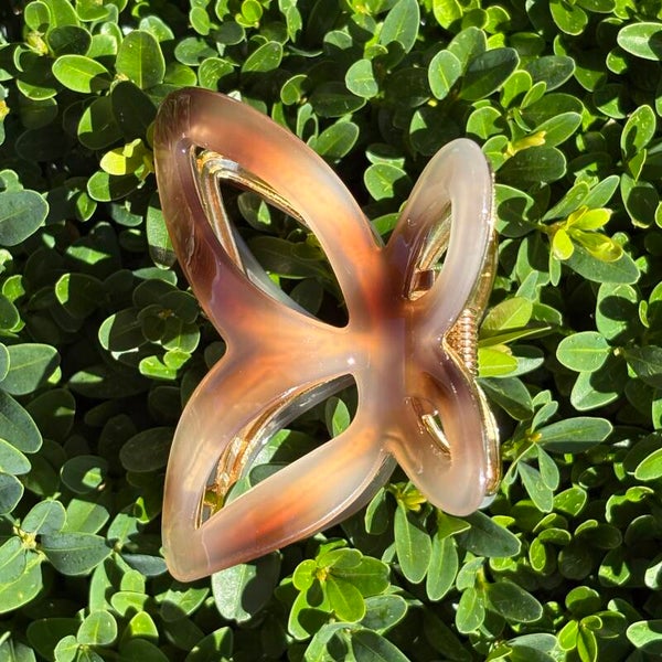 Speld vlinder, zand-bruin