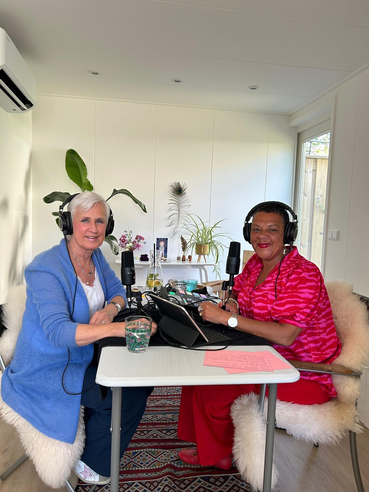 Podcast Manon Sadée en Stella de Swart