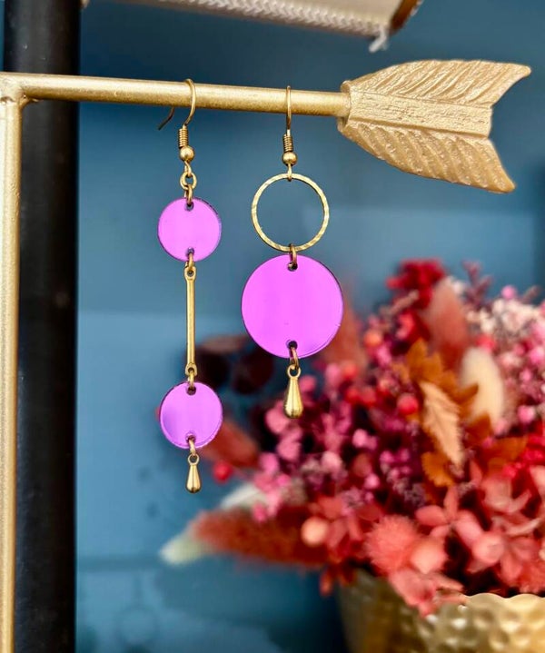 Boucles d’oreilles dépareillées