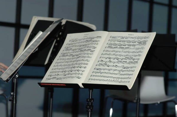 Notenpult bei einer Musikprobe