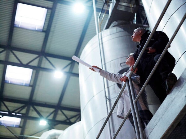 Technische Inspektion in einer Industrieanlage