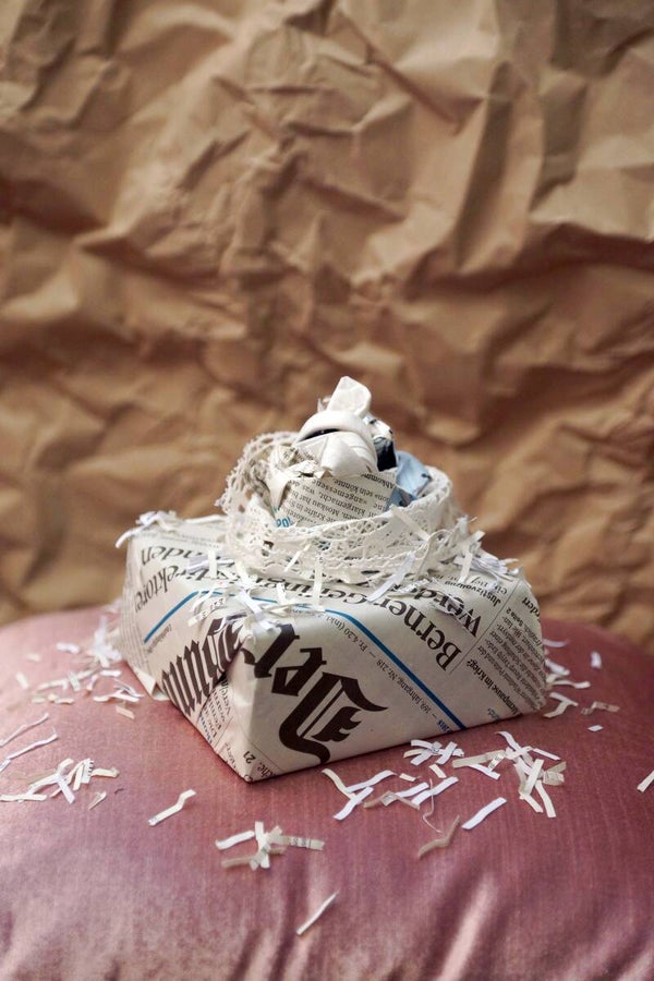 Geschenk aus Zeitungspapier – nachhaltig und kreativ