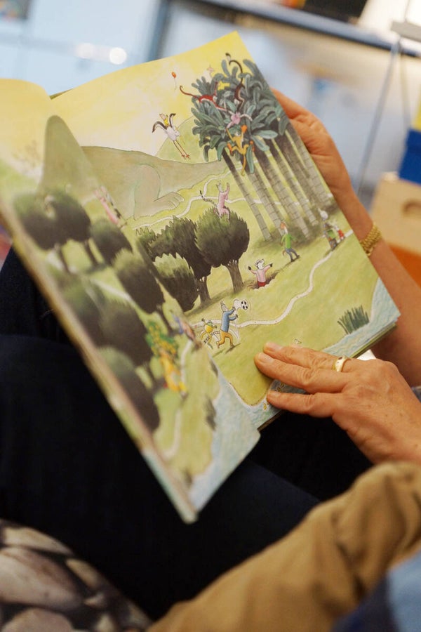 Gemeinsam ein Bilderbuch entdecken