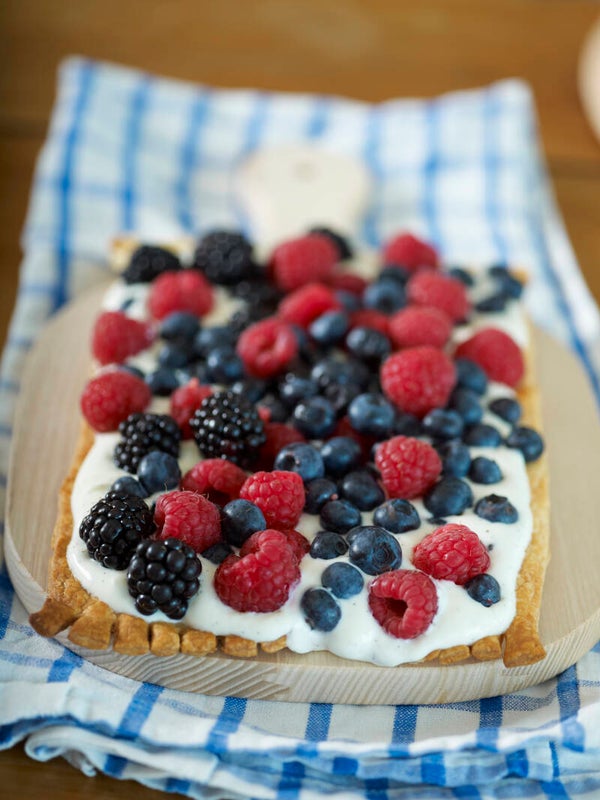 Beerentarte mit Himbeeren, Heidelbeeren und Brombeeren