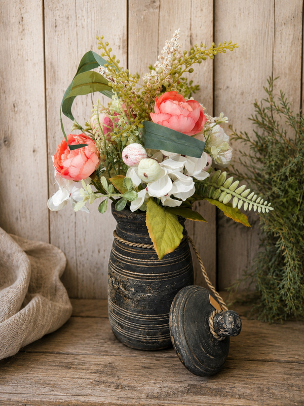 Houten pot met deksel en zijdebloemen