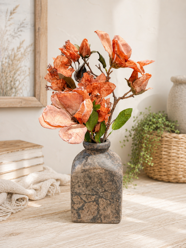 Aardewerk Vaas met Magnolia Tak