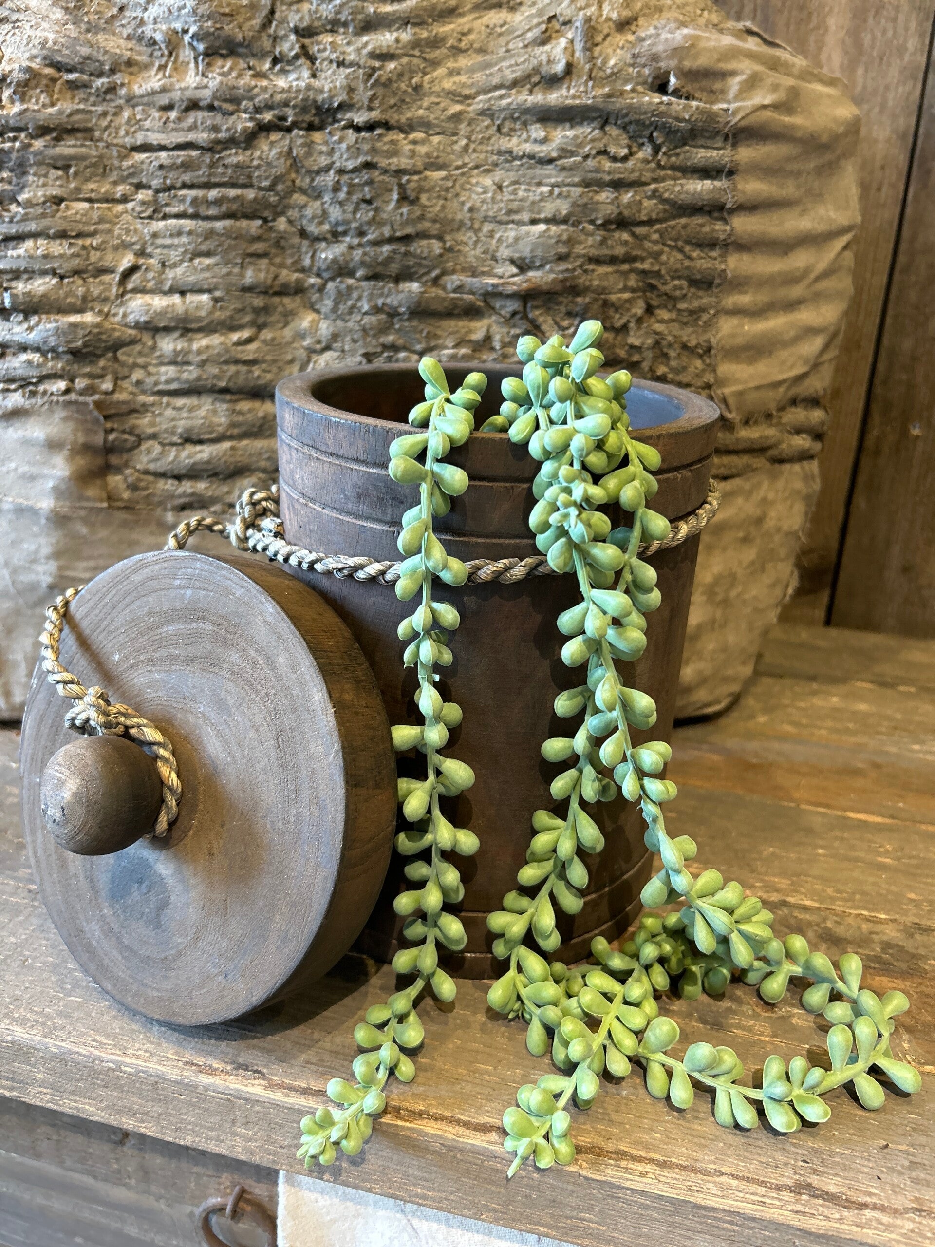 Houten pot met deksel