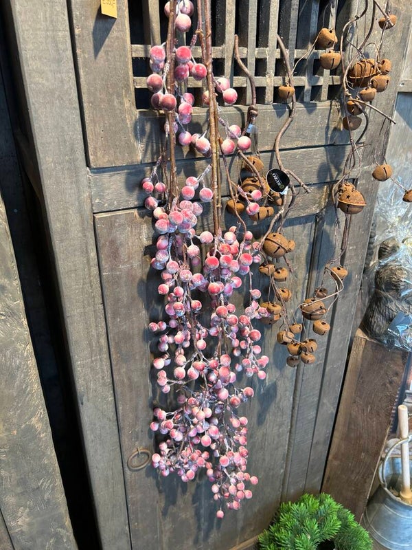 Brynxz hanging rose bud