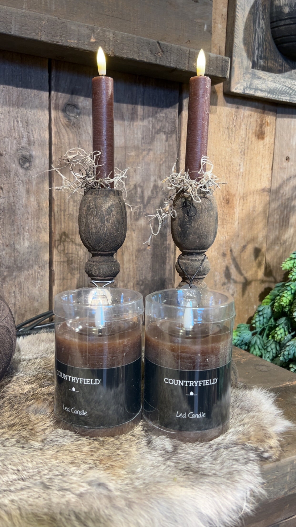 Countryfield led dinerkaarsen / donkerbruin.
