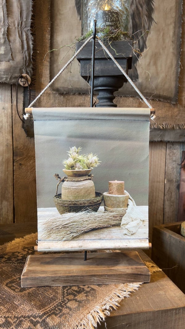 Decoratief doek op houten standaard