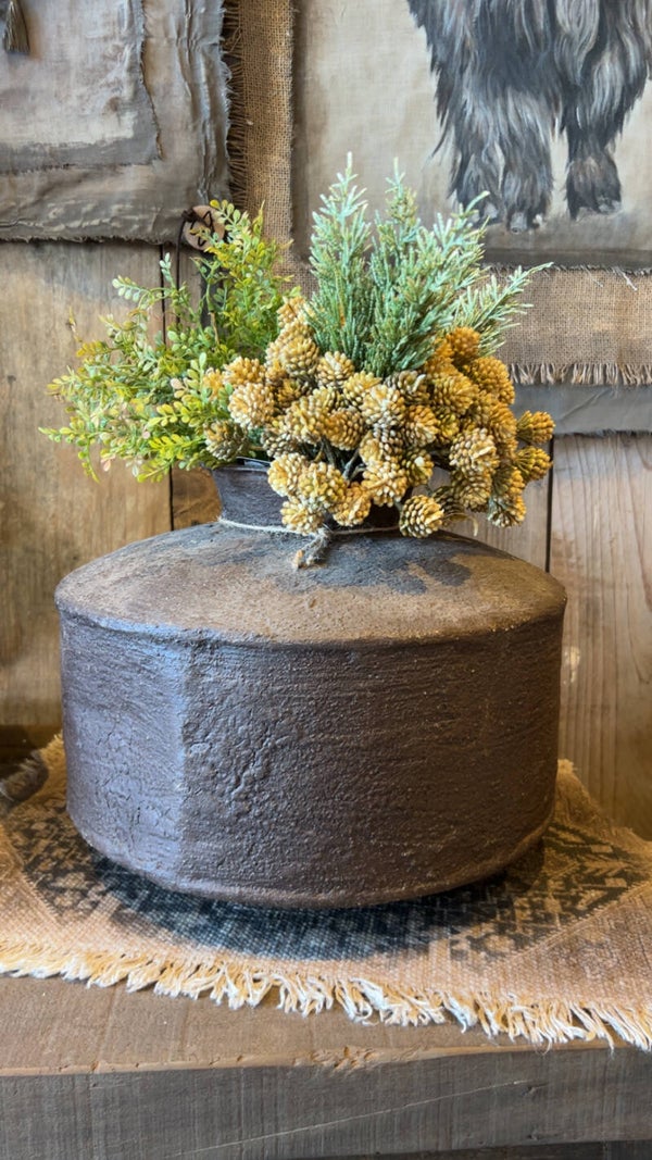 Metalen waterpot bruin