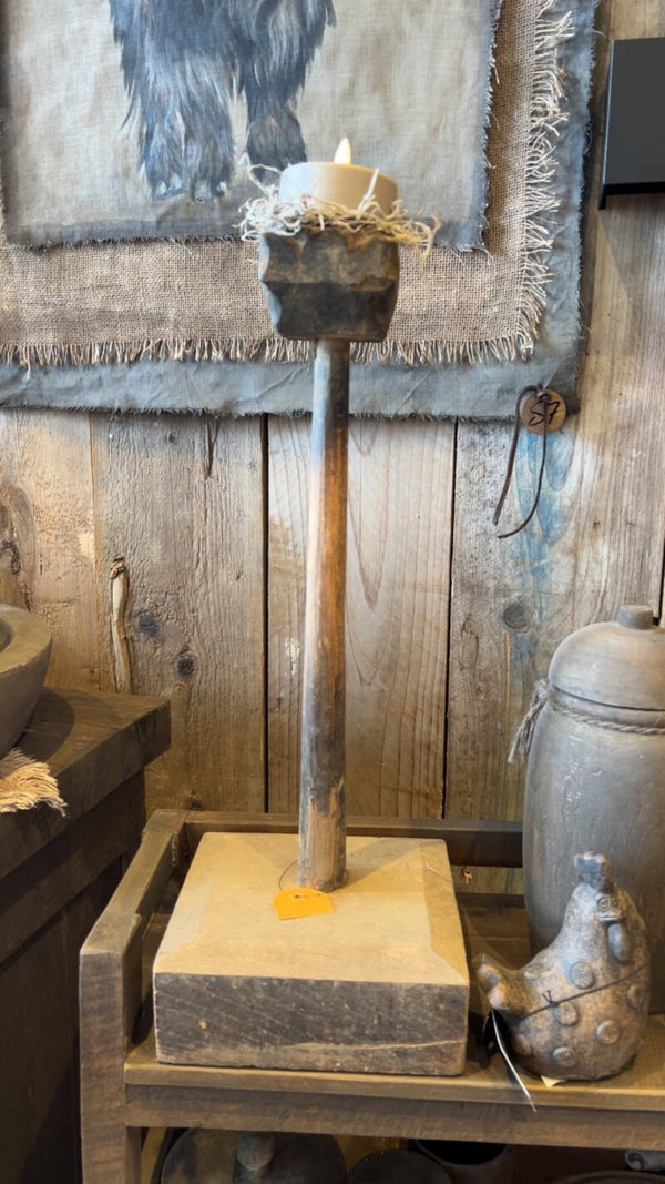 Oude Houten Kandelaar op Voet