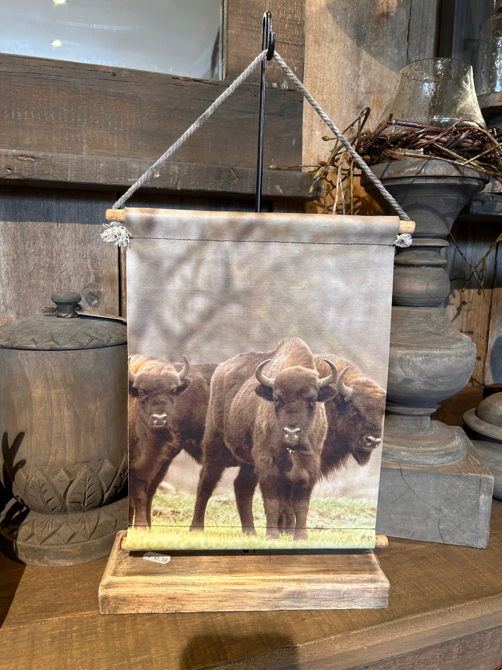 Decoratief doek op houten standaard