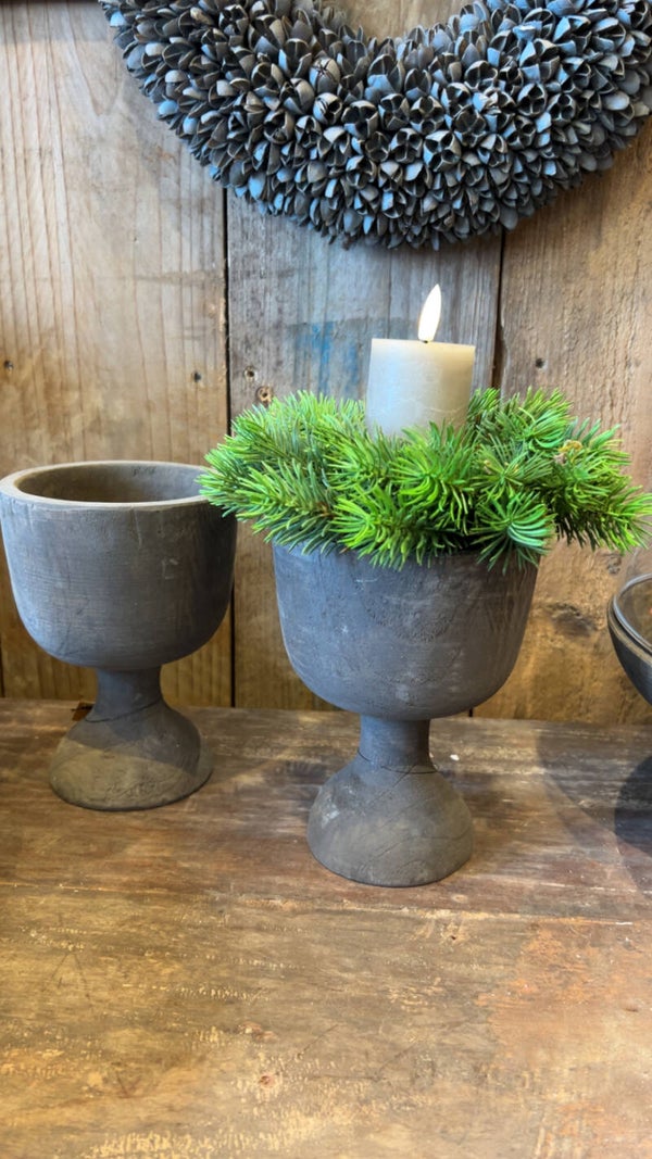 Houten pot  / kelk op voet