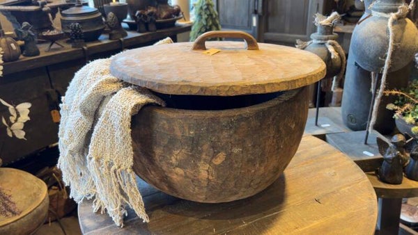 Grote houten pot met deksel