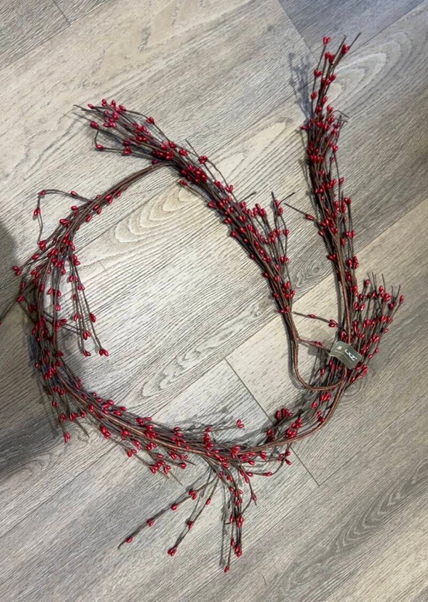 Brynxz Garland Egelantier Red